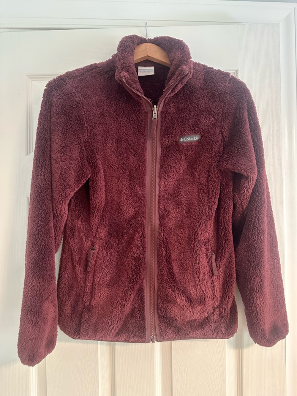 Columbia Women’s Plush Full-Zip Teddy Jacket in Burgundy, size small